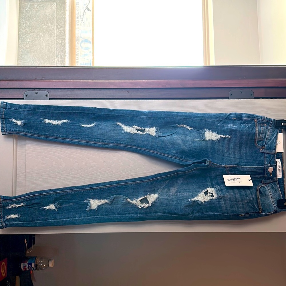 Cute high rise Destroyed Skinny Jeans